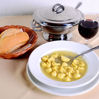 Sopa de Capeletti